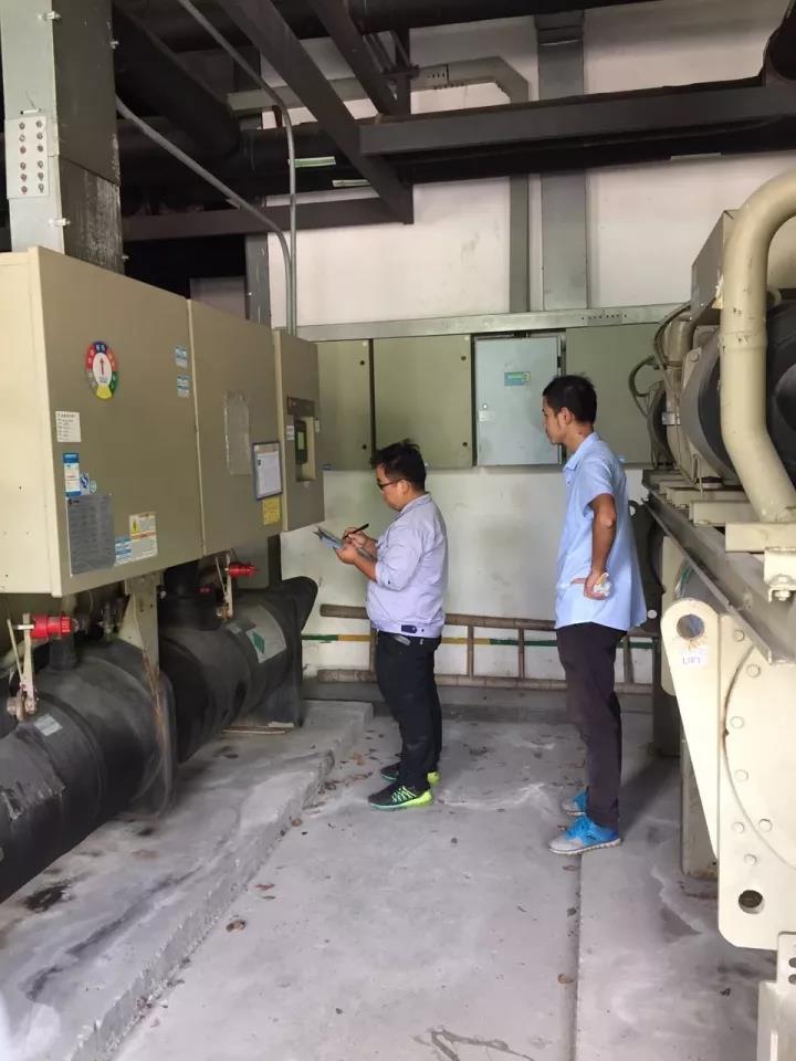 多佳维空调系统运维服务中心设备点检制&mdash;服务人员现场点检设备