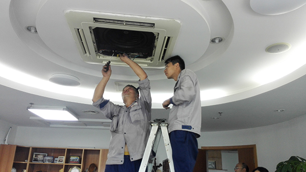 导致中央空调漏水的四大原因及其解决方法